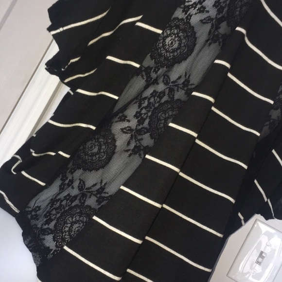 Woodleigh stripe cut out lace insert short sleeve top - Picture 9 of 11